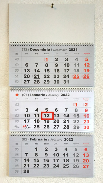 Calendar triptic (gri+roşu) pliabil